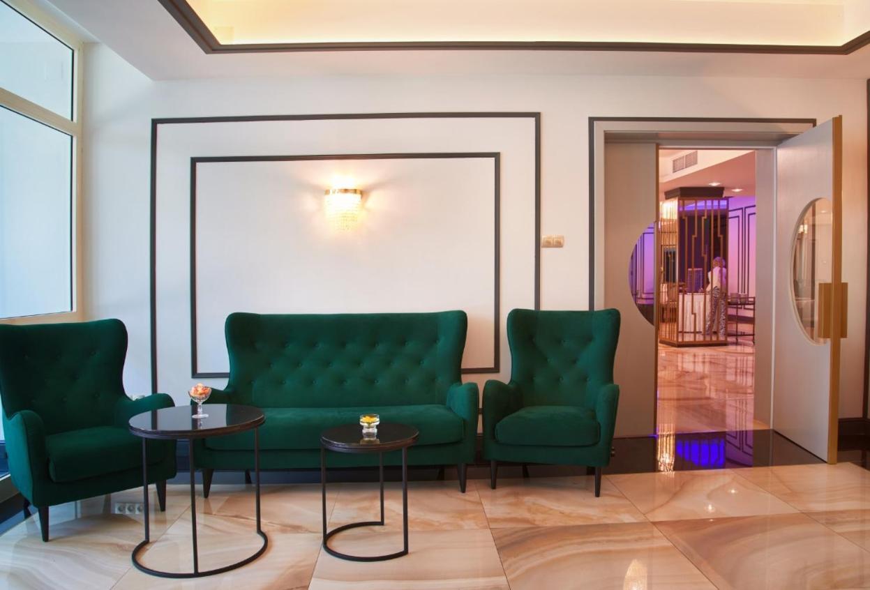 קלוז'-נאפוקה Hotel Univers מראה חיצוני תמונה
