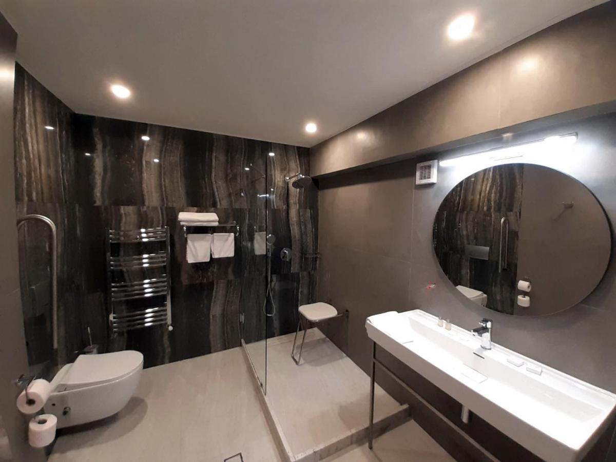 קלוז'-נאפוקה Hotel Univers מראה חיצוני תמונה