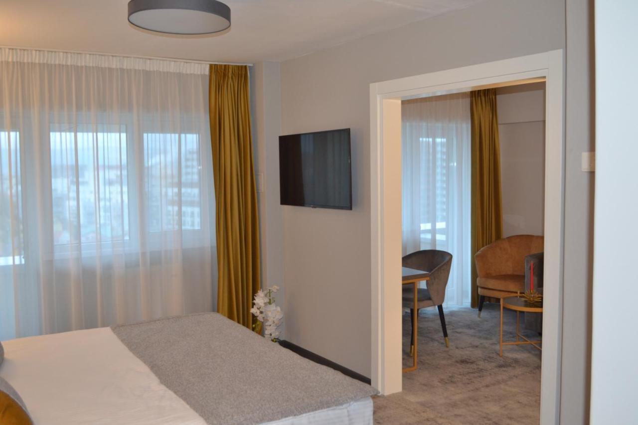 קלוז'-נאפוקה Hotel Univers מראה חיצוני תמונה