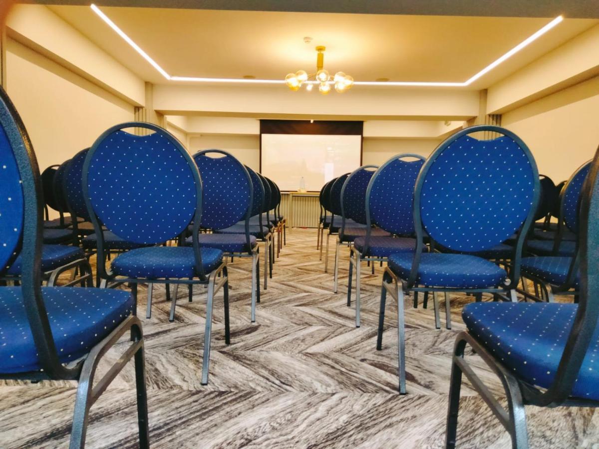 קלוז'-נאפוקה Hotel Univers מראה חיצוני תמונה