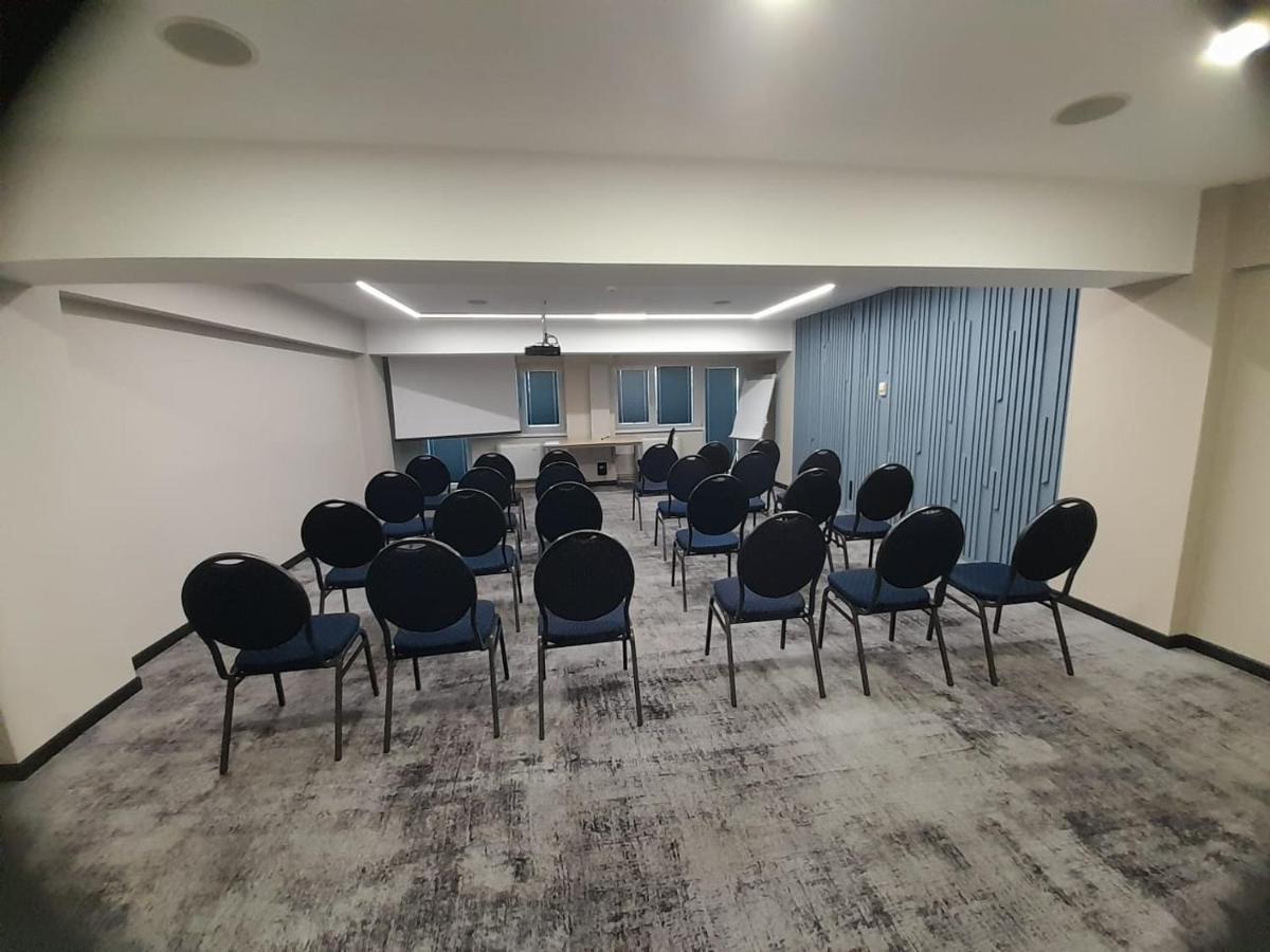 קלוז'-נאפוקה Hotel Univers מראה חיצוני תמונה
