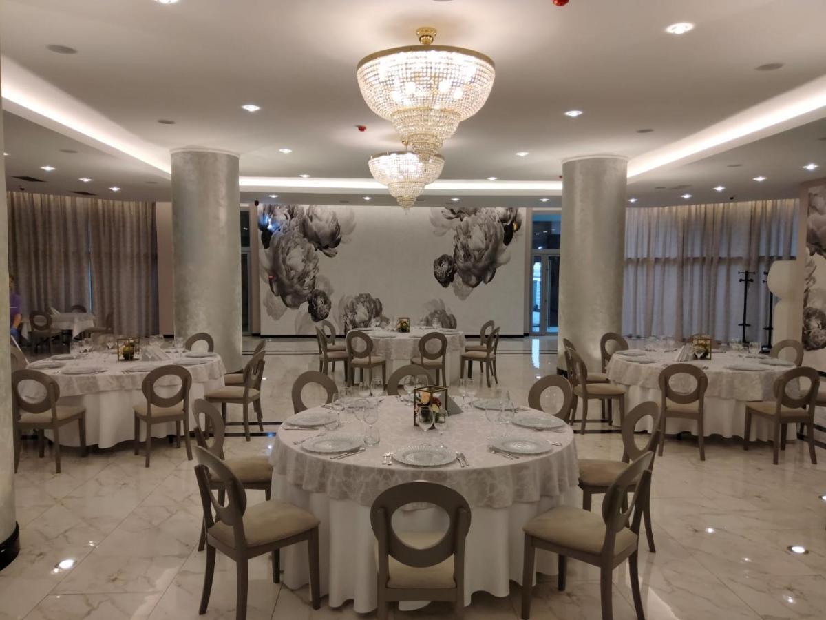 קלוז'-נאפוקה Hotel Univers מראה חיצוני תמונה